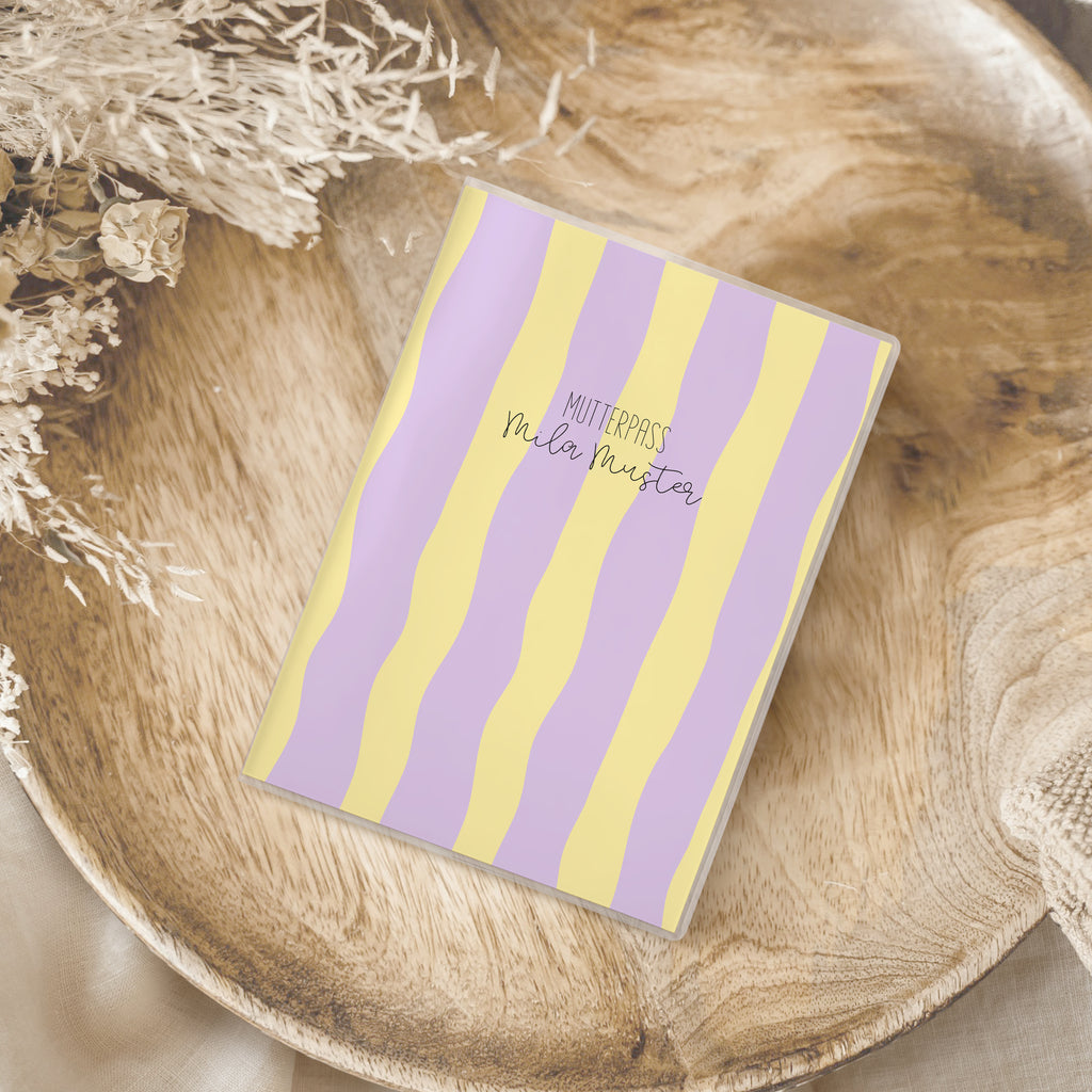 Mutterpasshülle Lilac Stripes | Geschenk zur Schwangerschaft